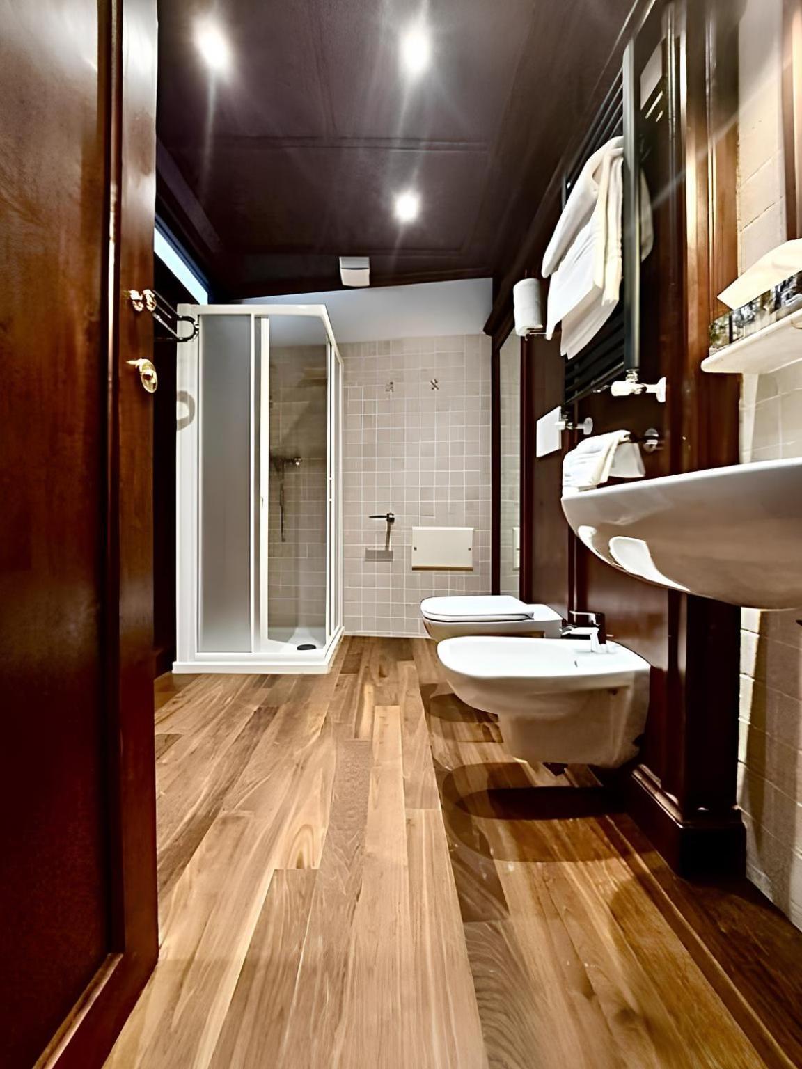 Elle Palace - Simply Elegant เวโรนา ภายนอก รูปภาพ